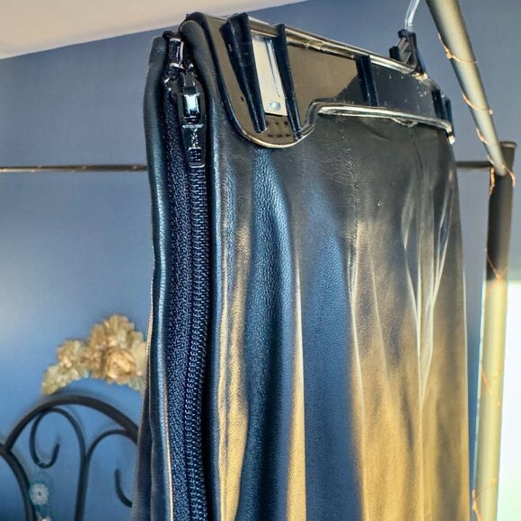 Danier Black Leather Moto Pants - Picture 5 of 11